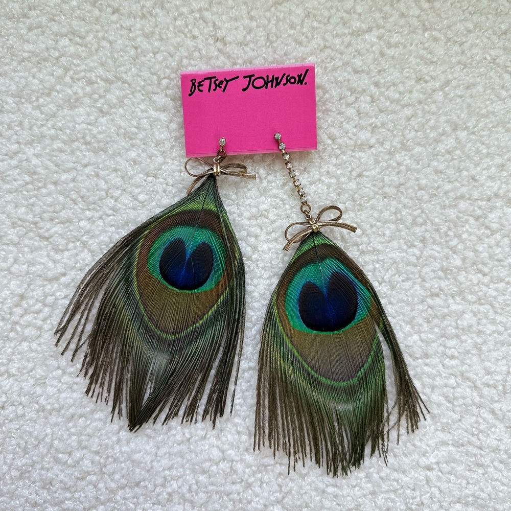 Betsey Johnson NWT Peacock Feather Earrings